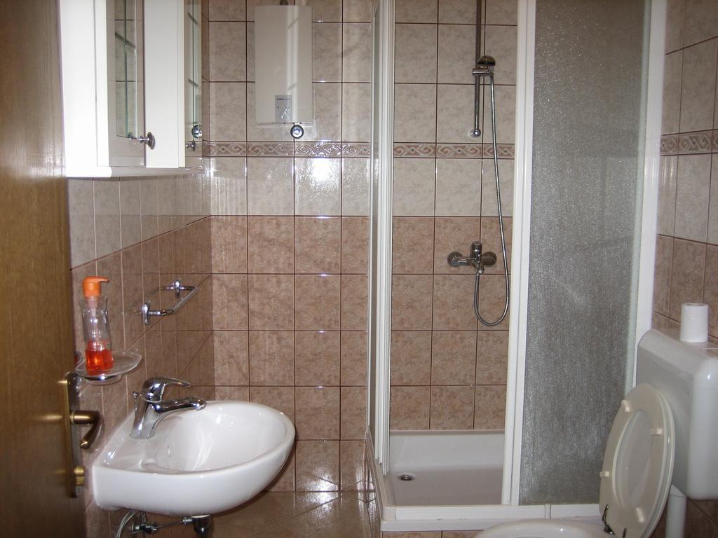 Apartments Nino Seget Vranjica Chambre photo